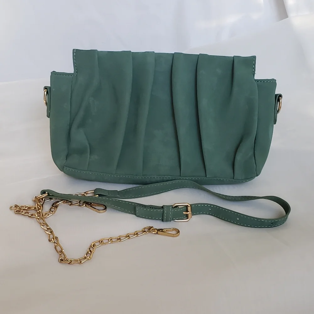 Emerald Purse - Picture 1 of 13